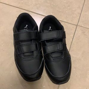 Puma black sneaker, never used